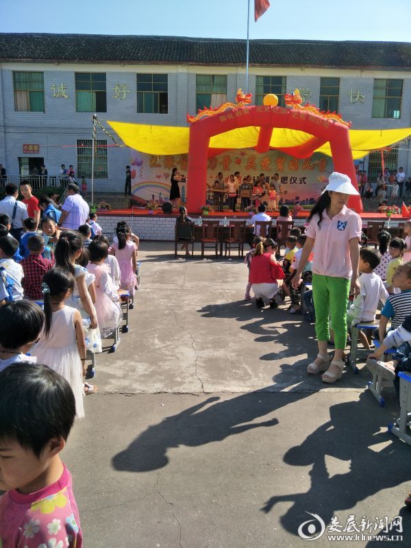 油溪乡开展汇聚青春力量关爱贫困儿童微心愿圆愿活动