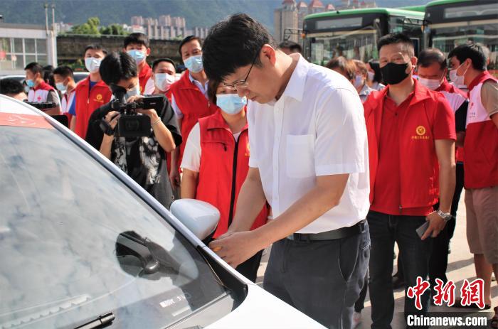 逾1700辆“爱心直通车”为闽东高考考生保驾护航
