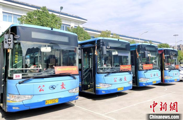 逾1700辆“爱心直通车”为闽东高考考生保驾护航