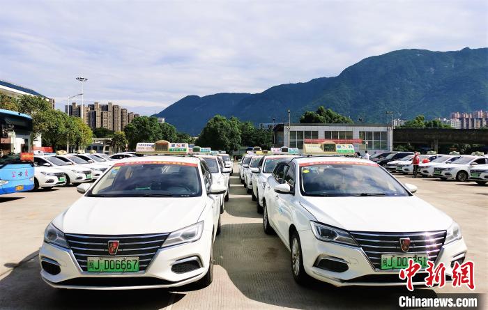 逾1700辆“爱心直通车”为闽东高考考生保驾护航