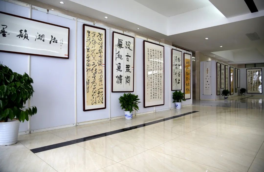 “国培计划”（2022）中小学书法骨干教师来湖南省中南艺术学校研讨