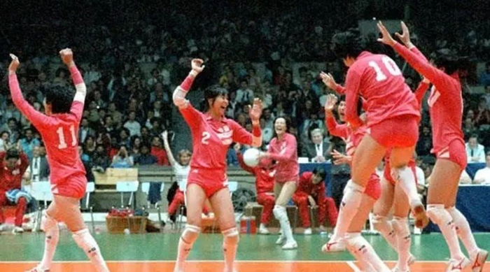 中国女排五连冠老照片 当年她们比郎平还拼命?
