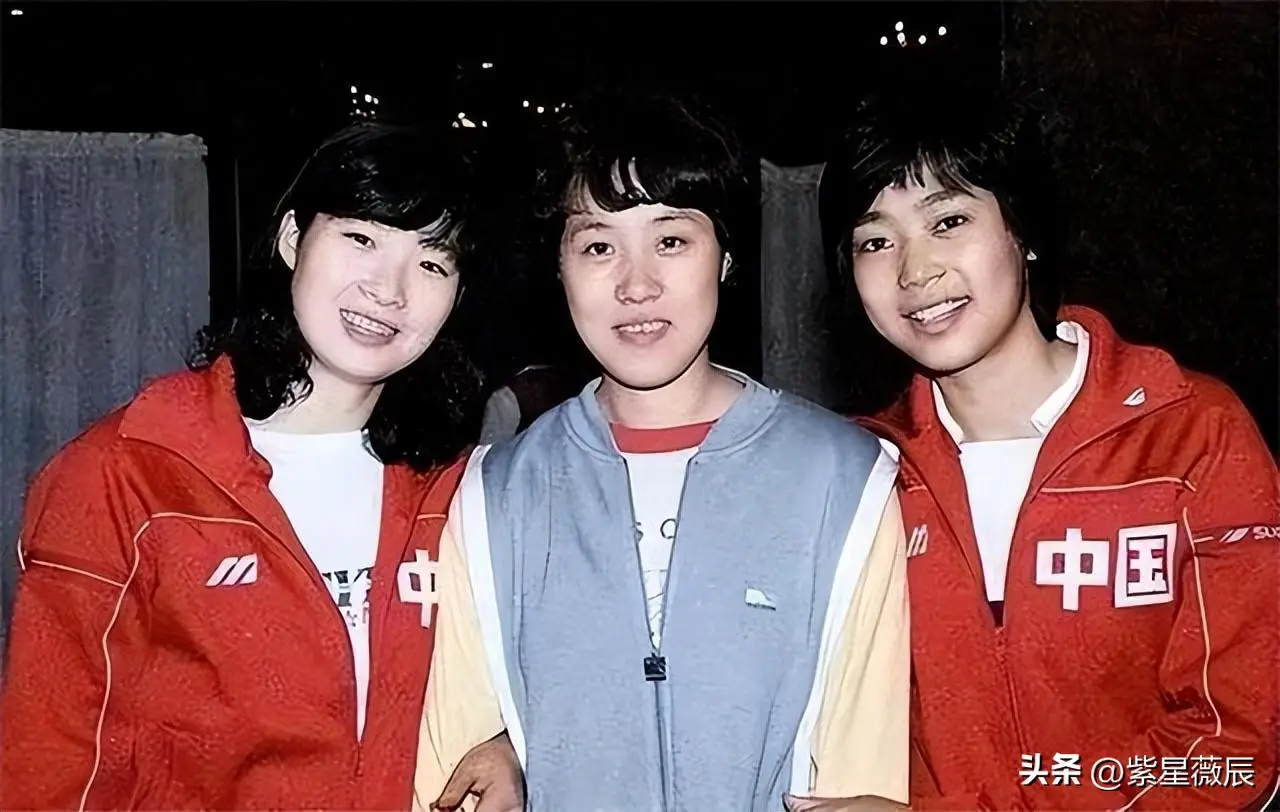 她是女排唯一5连冠，退役后经商嫁球迷丈夫，女儿考进清华成博士