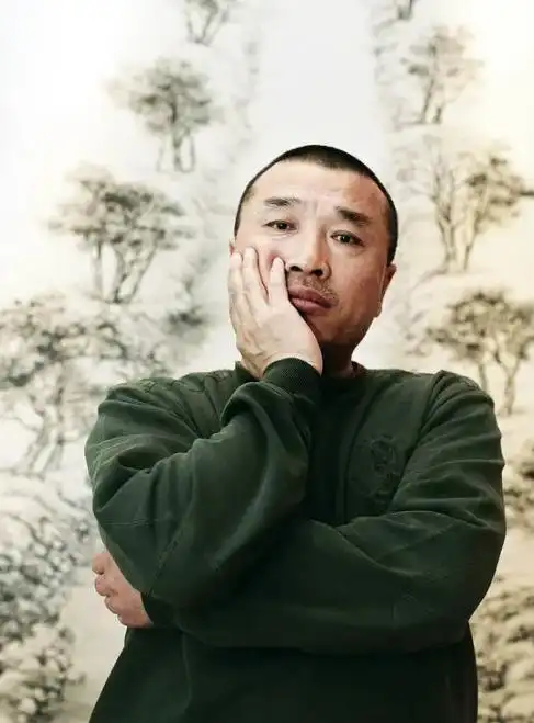 承诺10年不拍战争剧的康洪雷出山了，3部连拍，每一部都是大剧