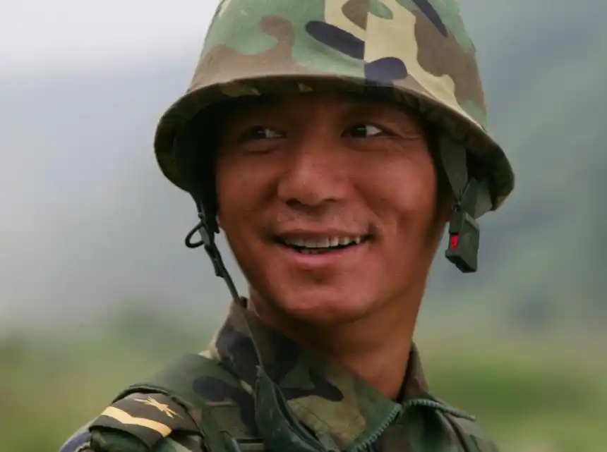 承诺10年不拍战争剧的康洪雷出山了，3部连拍，每一部都是大剧