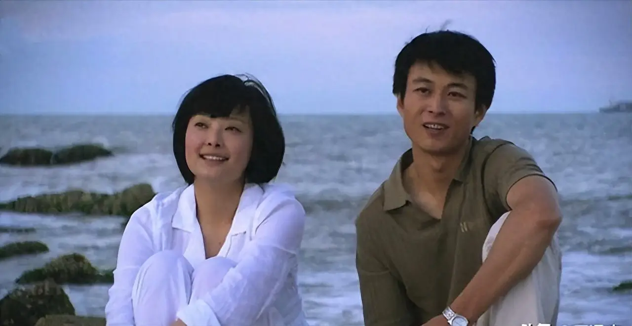 “婚姻疯子”袁立，徐威花800万为她买四合院，三婚却嫁鲜肉诗人