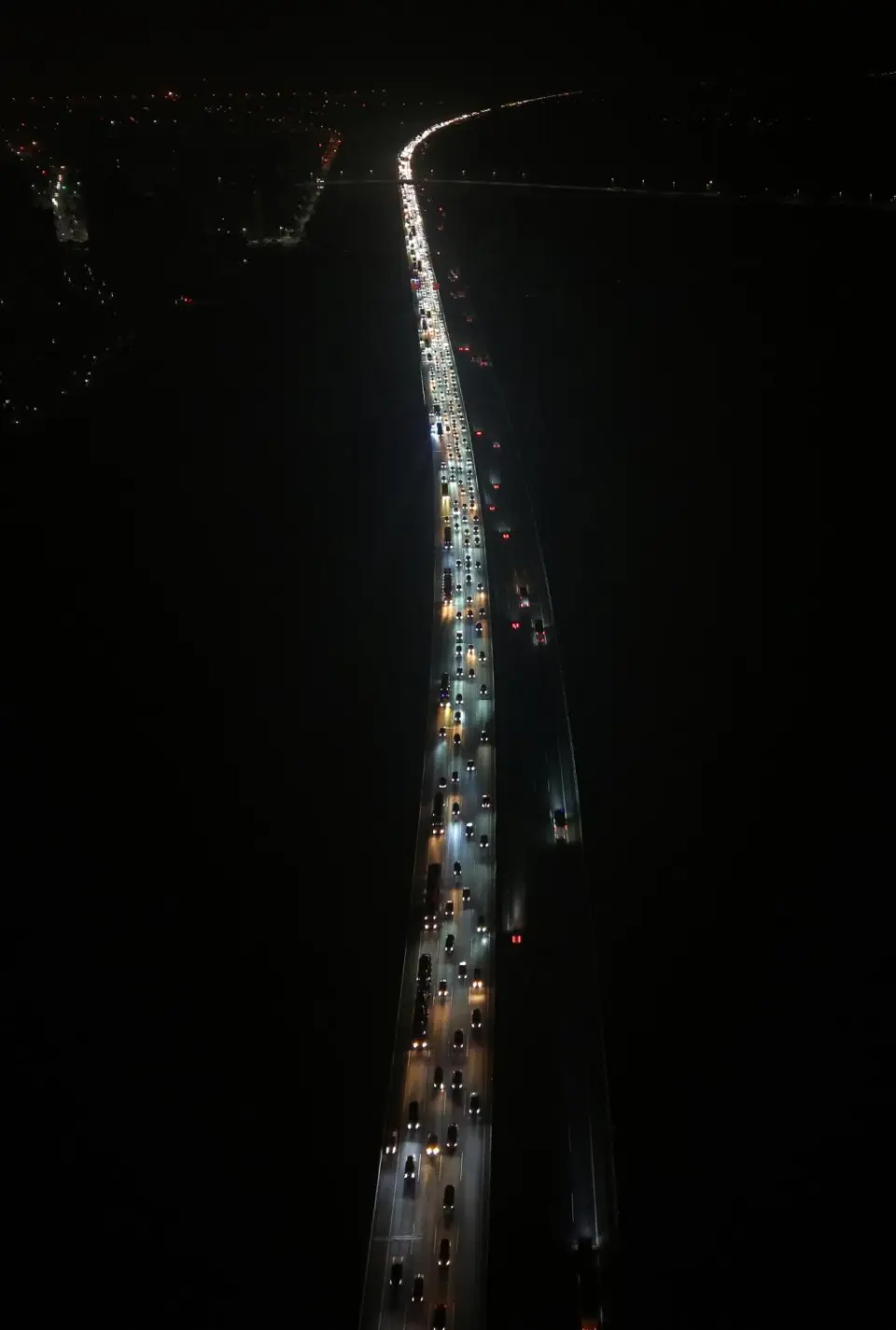 2025中国年｜回家的路：定格春运路上的灿烂笑容