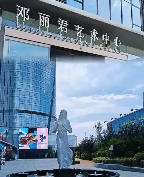 邓丽君在医院逝世，记者近距离拍摄遗体，发现令人震惊的场景