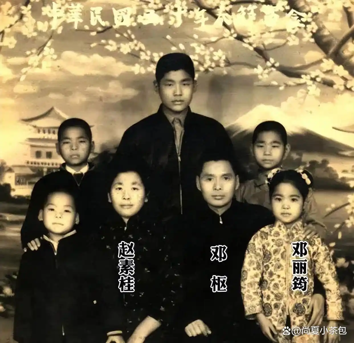 1995年邓丽君意外去世，母亲赵素桂却淡然说道：丽君走得正是时候