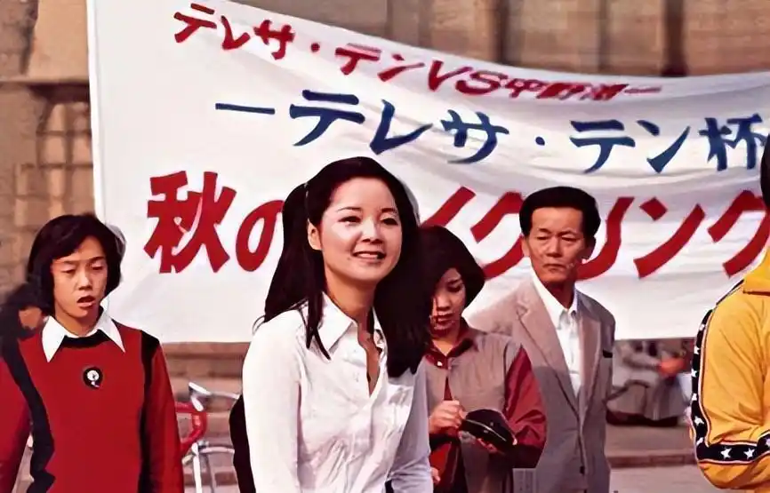 1995年邓丽君意外去世，母亲赵素桂却淡然说道：丽君走得正是时候