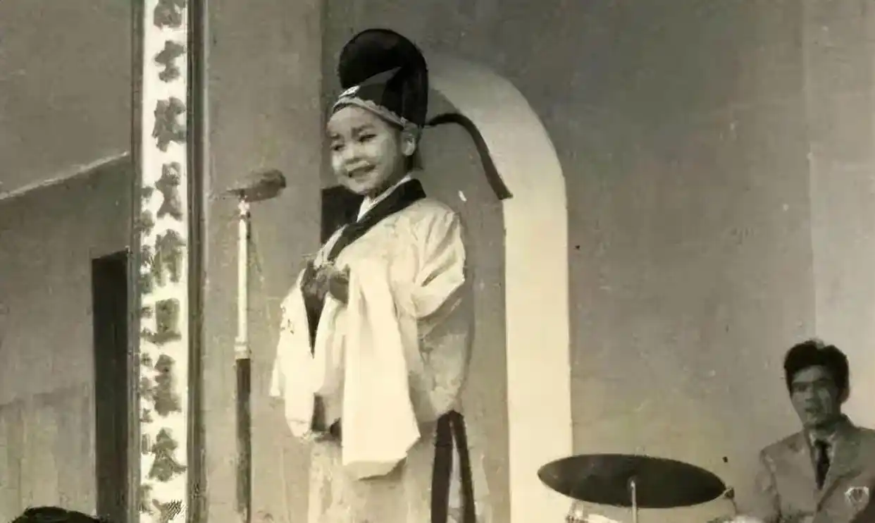 1995年邓丽君意外去世，母亲赵素桂却淡然说道：丽君走得正是时候
