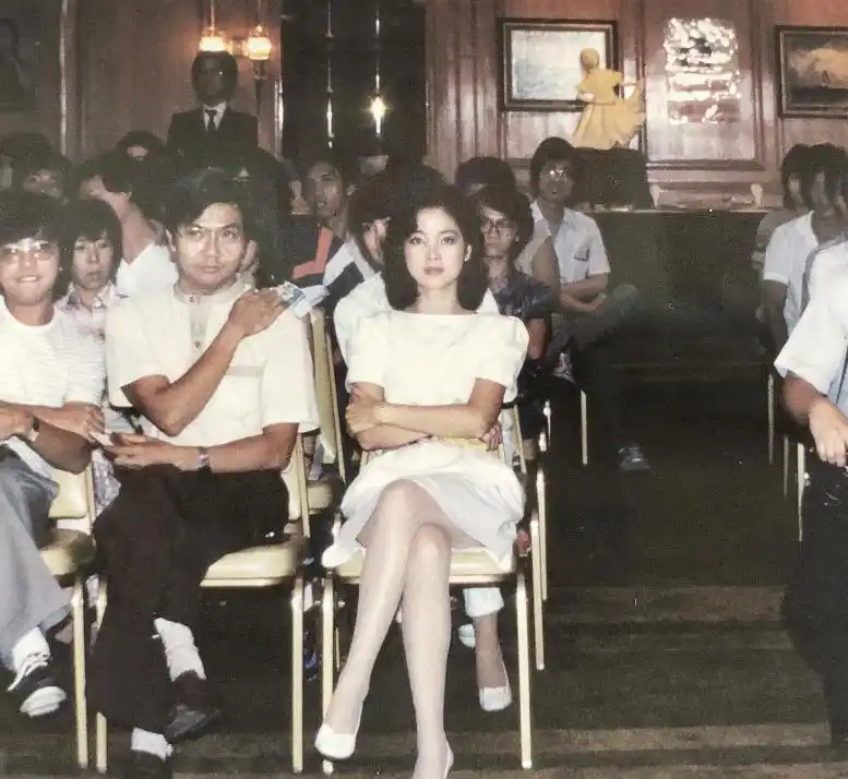 1995年邓丽君意外去世，母亲赵素桂却淡然说道：丽君走得正是时候