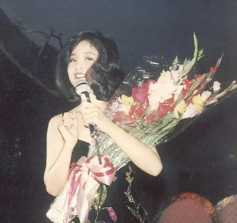 1995年邓丽君意外去世，母亲赵素桂却淡然说道：丽君走得正是时候