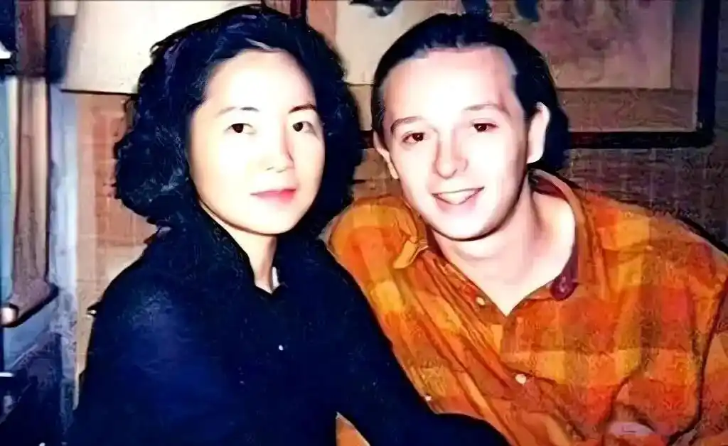 1995年邓丽君意外去世，母亲赵素桂却淡然说道：丽君走得正是时候