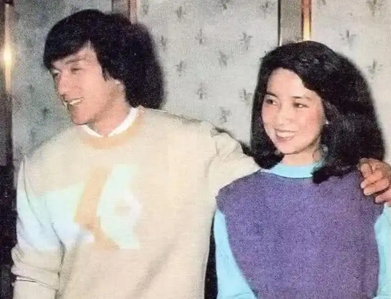 1995年邓丽君意外去世，母亲赵素桂却淡然说道：丽君走得正是时候
