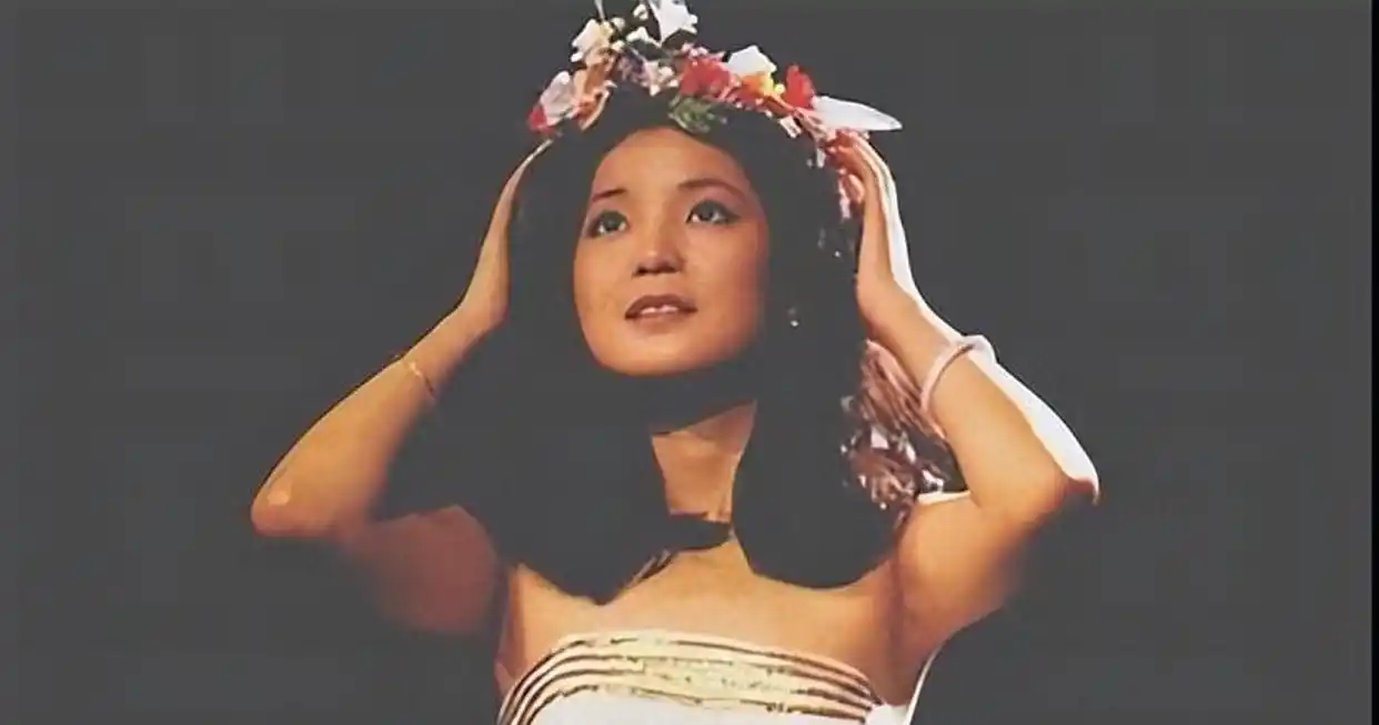 1995年，邓丽君离奇死于泰国，身边并无一人，死前痛苦喊“妈咪”