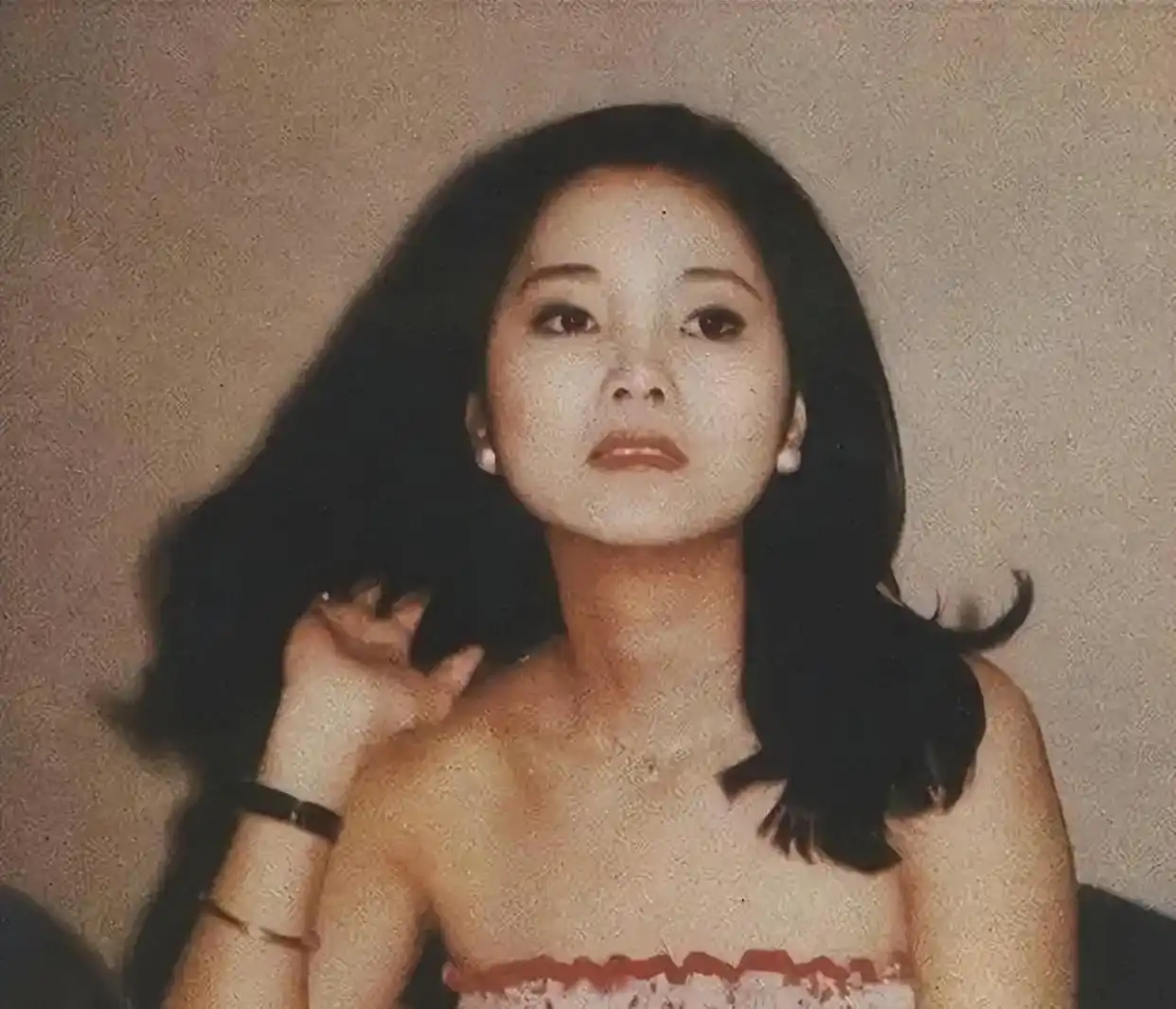 1995年，邓丽君离奇死于泰国，身边并无一人，死前痛苦喊“妈咪”