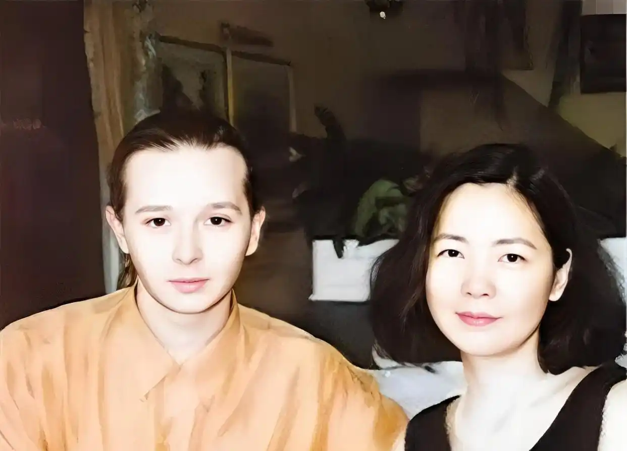 1995年，邓丽君离奇死于泰国，身边并无一人，死前痛苦喊“妈咪”