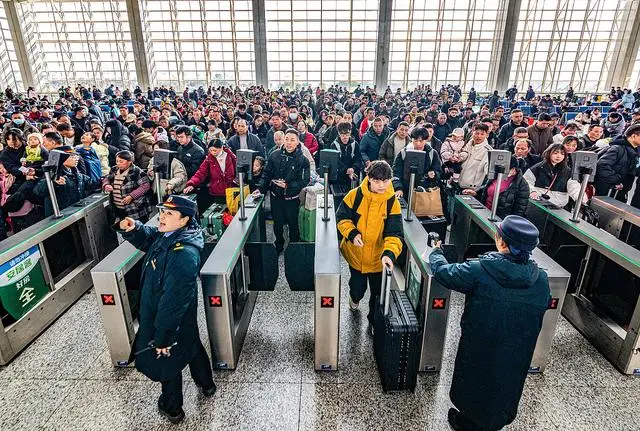 2025中国年｜春运启动：回家的路，就是最美的风景
