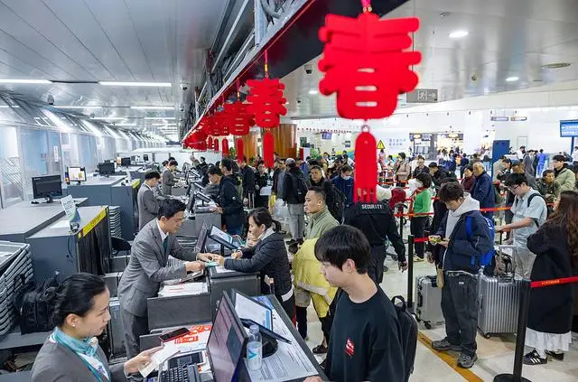 2025中国年｜春运启动：回家的路，就是最美的风景