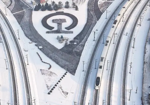 2025中国年｜春运启动：回家的路，就是最美的风景