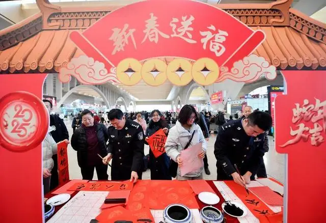 2025中国年｜春运启动：回家的路，就是最美的风景
