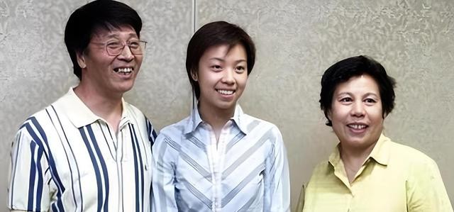 张怡宁的内心太强大了，闪婚嫁大20岁徐威，如今他已经衰老了很多