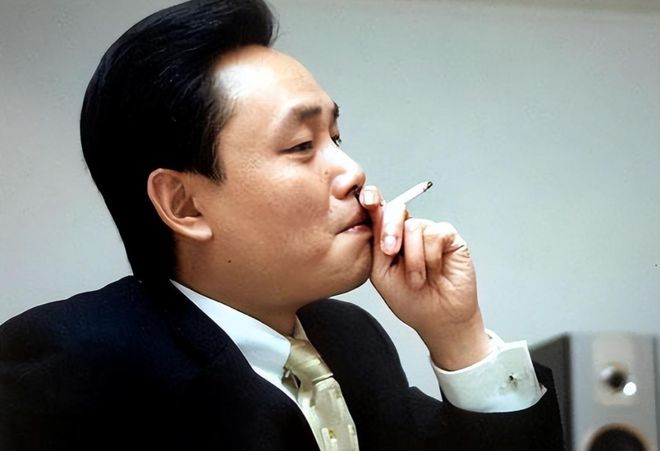 国美又双叒叕转型，昔日首富黄光裕“不认命”