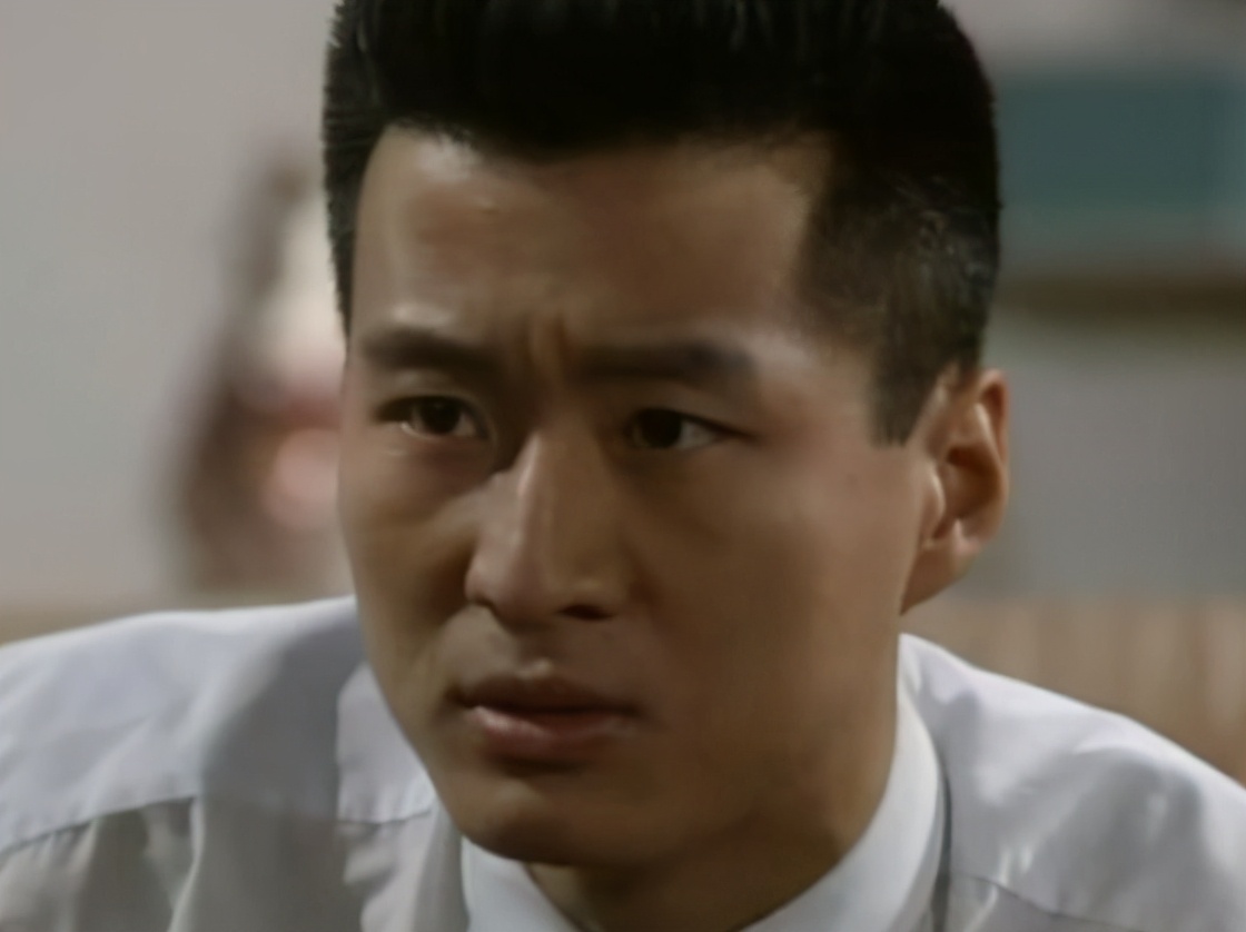 57岁孙兴变”狂野男孩“，头发凌乱胡子拉碴，被赞活成“杨逍”