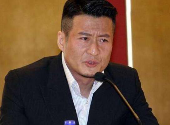 57岁孙兴变”狂野男孩“，头发凌乱胡子拉碴，被赞活成“杨逍”
