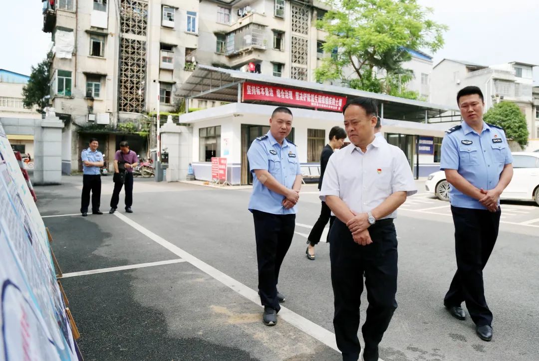 市委常委、政法委书记张建国到融安县、柳南区调研政法队伍教育整顿工作