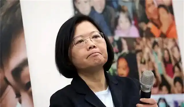 蔡英文现状：被党内批判