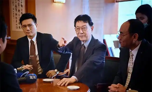 蔡英文现状：被党内批判