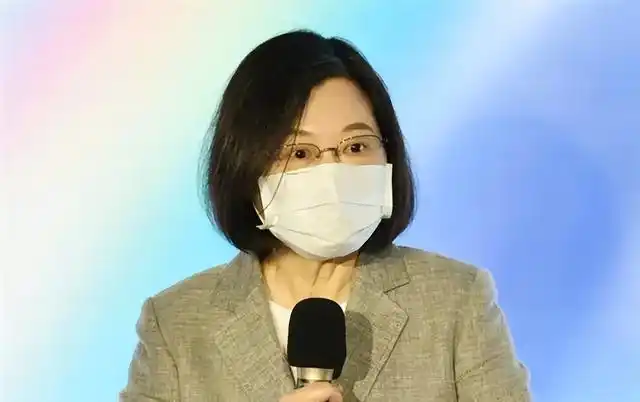 蔡英文现状：被党内批判