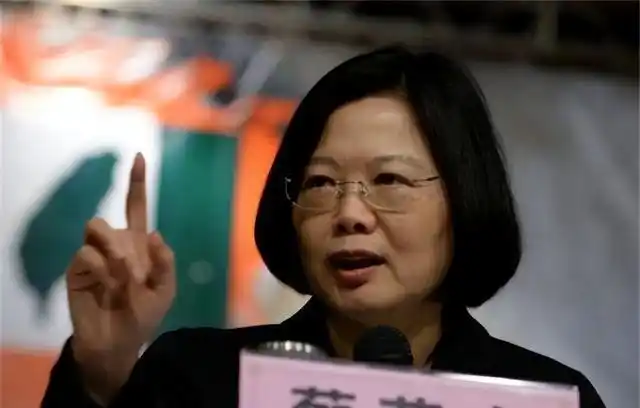 蔡英文现状：被党内批判