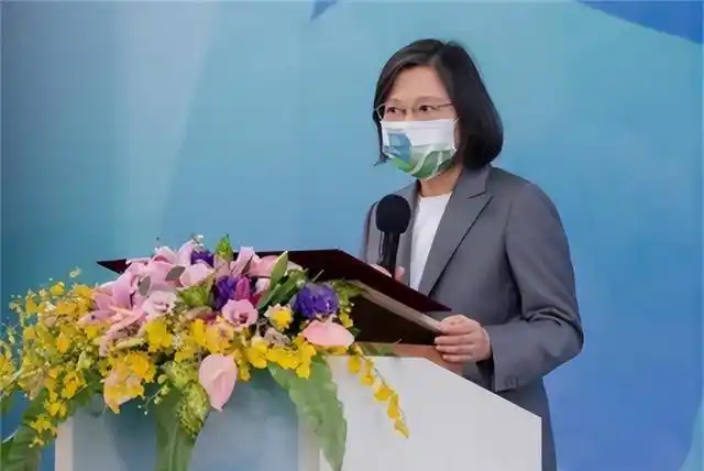 蔡英文现状：被党内批判