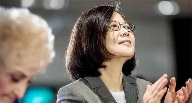 蔡英文现状：被党内批判