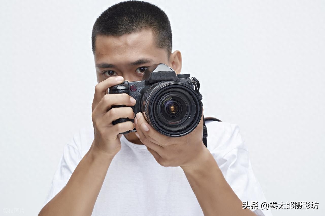 专业工具，都不会让人很“舒服”，所以专业相机不是大多数人的菜