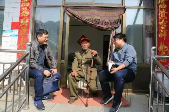 我的新闻座右铭：两位扶贫记者的真情告白