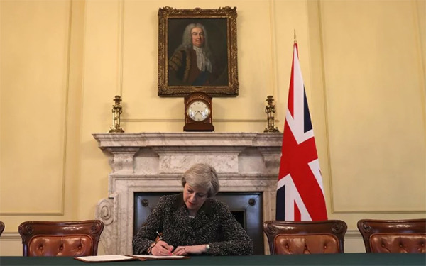 三任首相、三次推迟：五个问题回顾英国“脱欧”这四年半