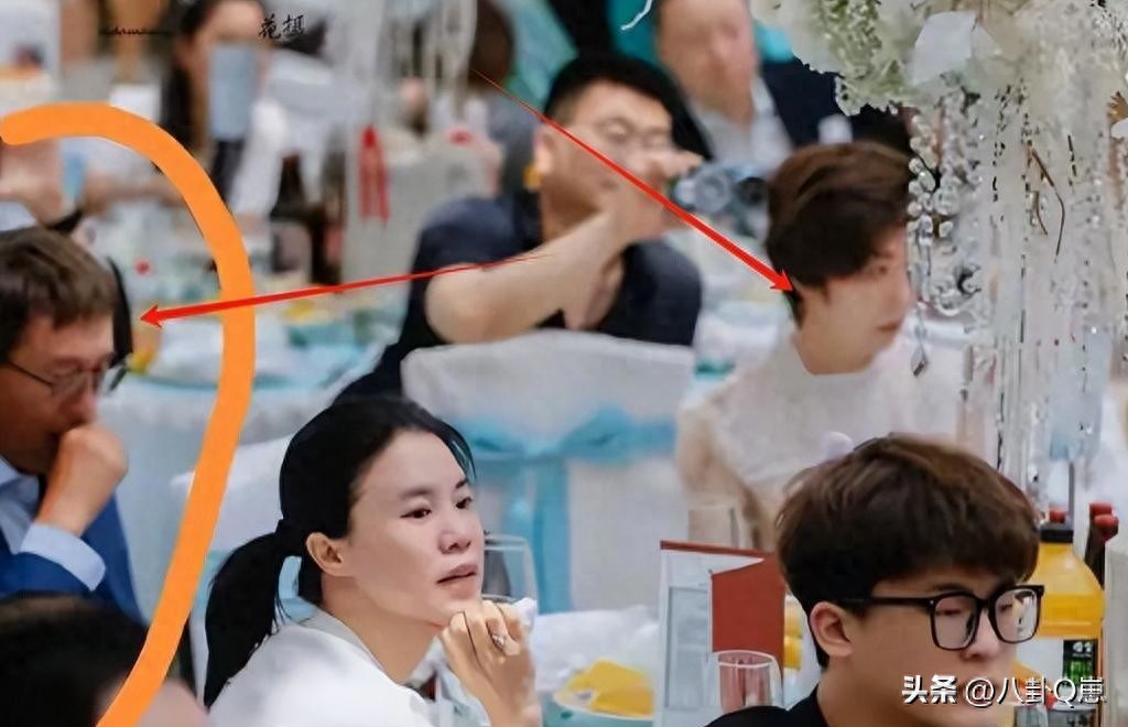 张怡宁徐威同框！64岁徐威开始衰老，44岁张怡宁依然娇艳，太唏嘘
