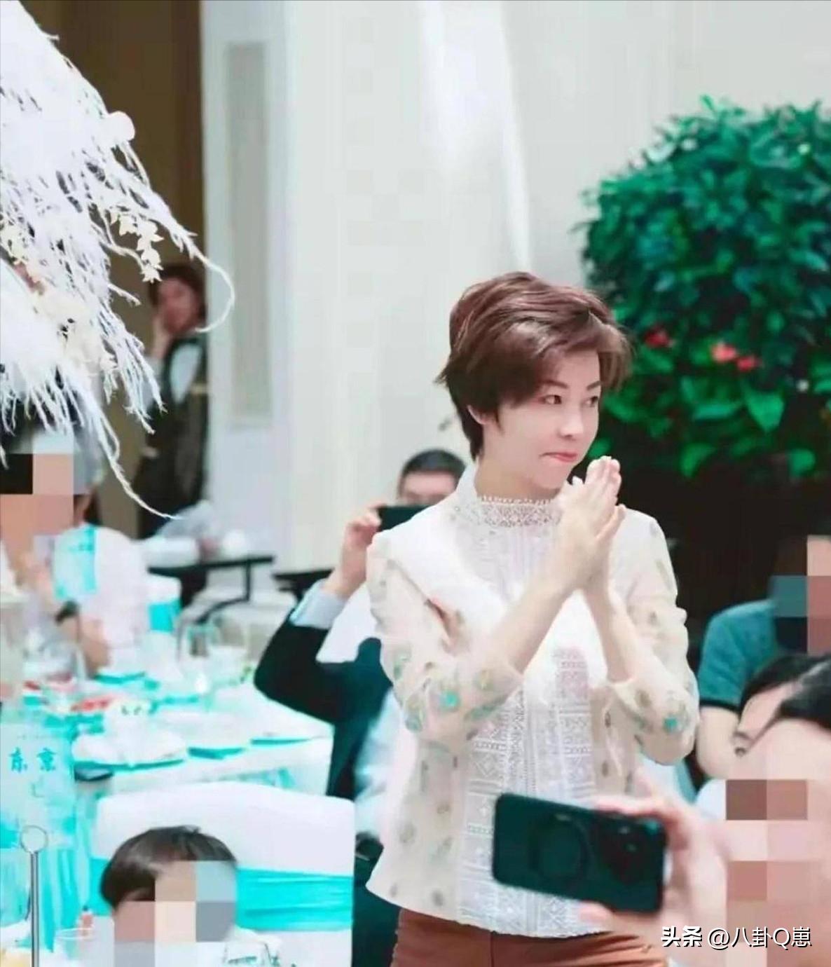 张怡宁徐威同框！64岁徐威开始衰老，44岁张怡宁依然娇艳，太唏嘘