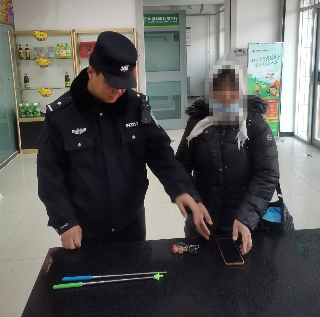 赤峰某银行发生什么？民警火速赶往现场