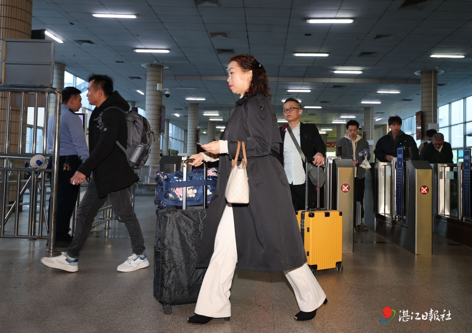 报小拍·春运｜春运温情启航！湛江火车站便民利民举措护航旅客安心返乡路