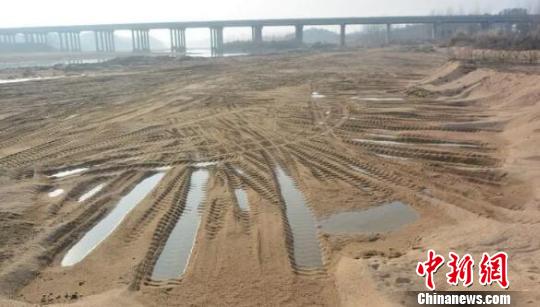 湖北浠水破获多起非法采砂案 涉案金额高达千万元