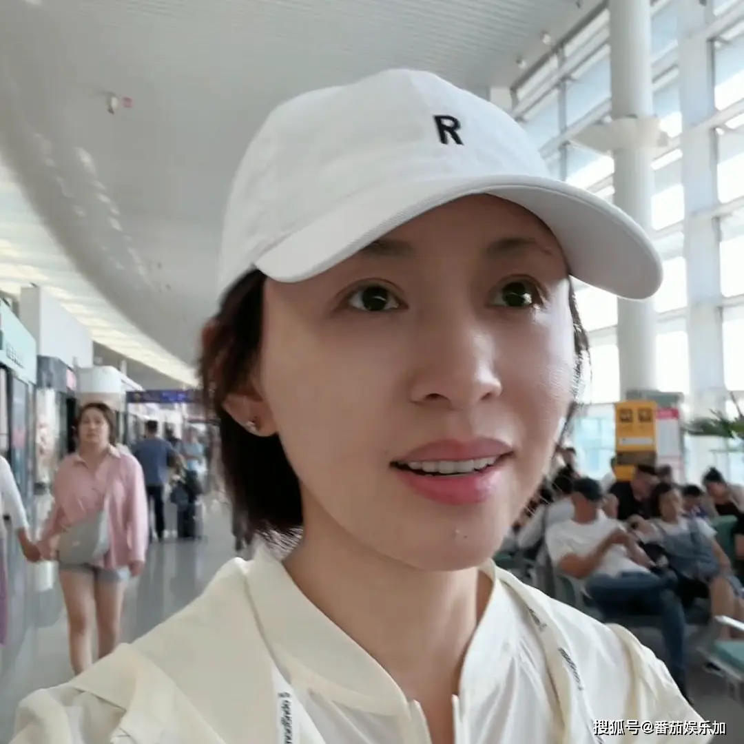 央视欧阳夏丹乘机突发故障紧急撤离，评论区沦陷