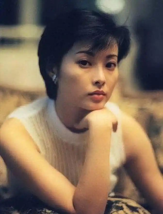 袁立与他同居12年，把最好的青春都给了他，他却选择和别人结婚