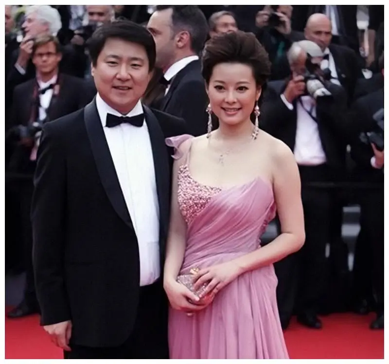 袁立 和张怡宁老公同居12年，分手后三婚两离，如今过的怎么样？