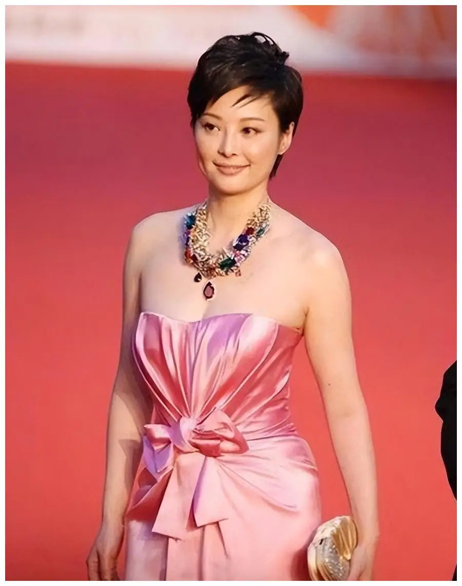 袁立 和张怡宁老公同居12年，分手后三婚两离，如今过的怎么样？