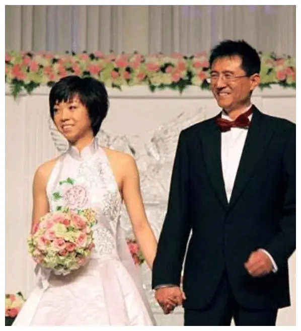 袁立 和张怡宁老公同居12年，分手后三婚两离，如今过的怎么样？